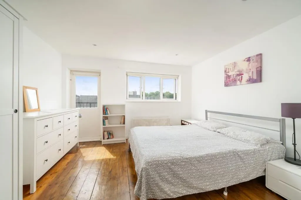 Bright Spacious 2 Bedroom Flat In Zone One London 0*,  United Kingdom