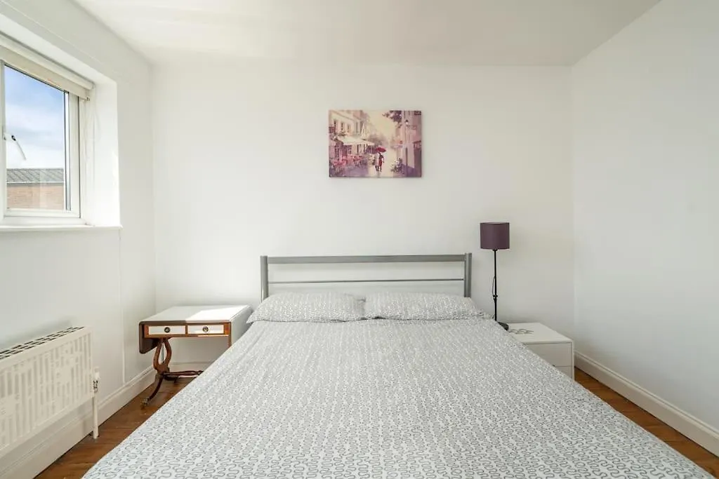 Bright Spacious 2 Bedroom Flat In Zone One London Apartment