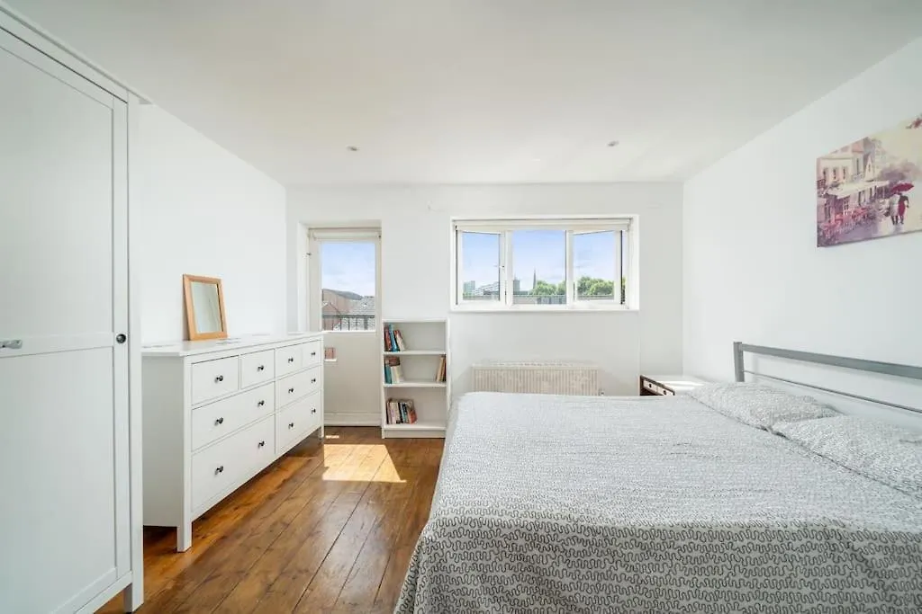 Bright Spacious 2 Bedroom Flat In Zone One London 0*,