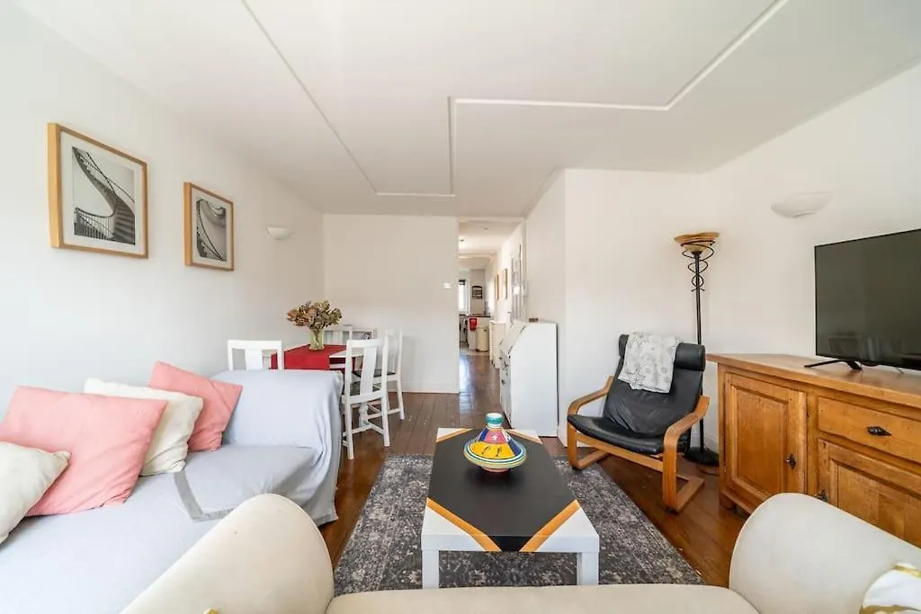Bright Spacious 2 Bedroom Flat In Zone One London Apartment